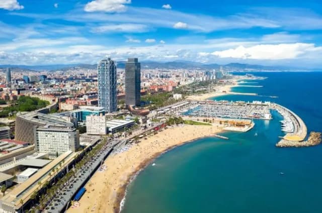 Ile trwa lot z Wrocławia do Barcelony? Czas przelotu i porady Ile trwa lot z Wrocławia do Barcelony? Czas przelotu i porady